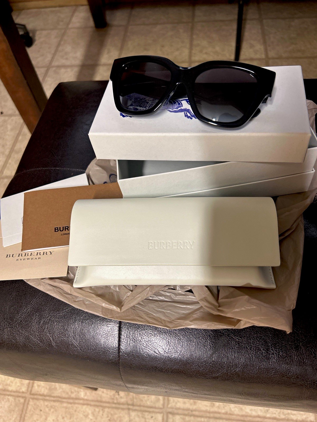 NEW Burberry BE4489U Black Square Sunglasses – Case & Box Included NEW Burberry BE4489U Black Square Sunglasses – Case & Box Included