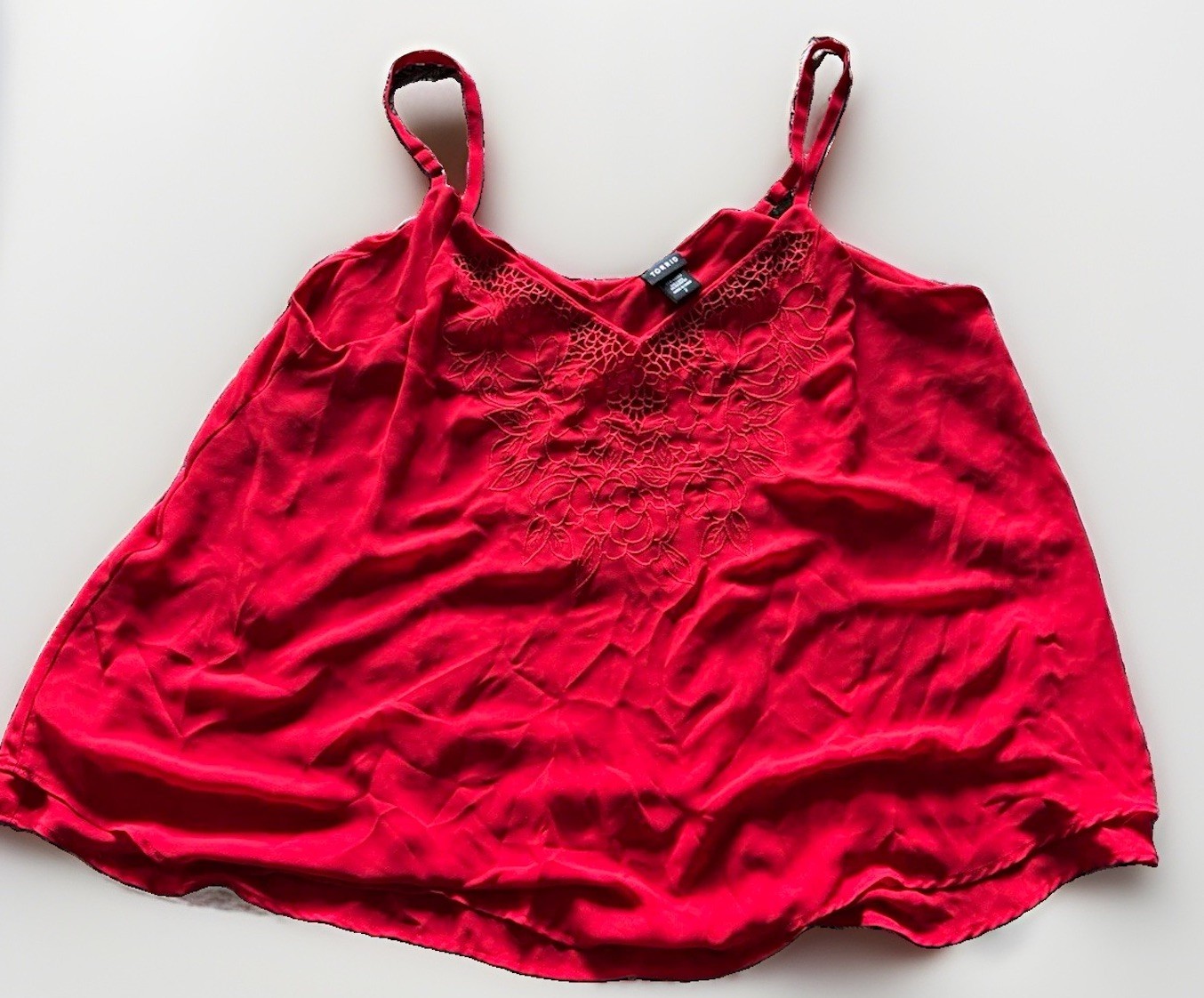 Torrid Women’s Plus Size 2 Red Solid Lace Trim Camisole Top Adjustable Straps Torrid Women’s Plus Size 2 Red Solid Lace Trim Camisole Top Adjustable Straps