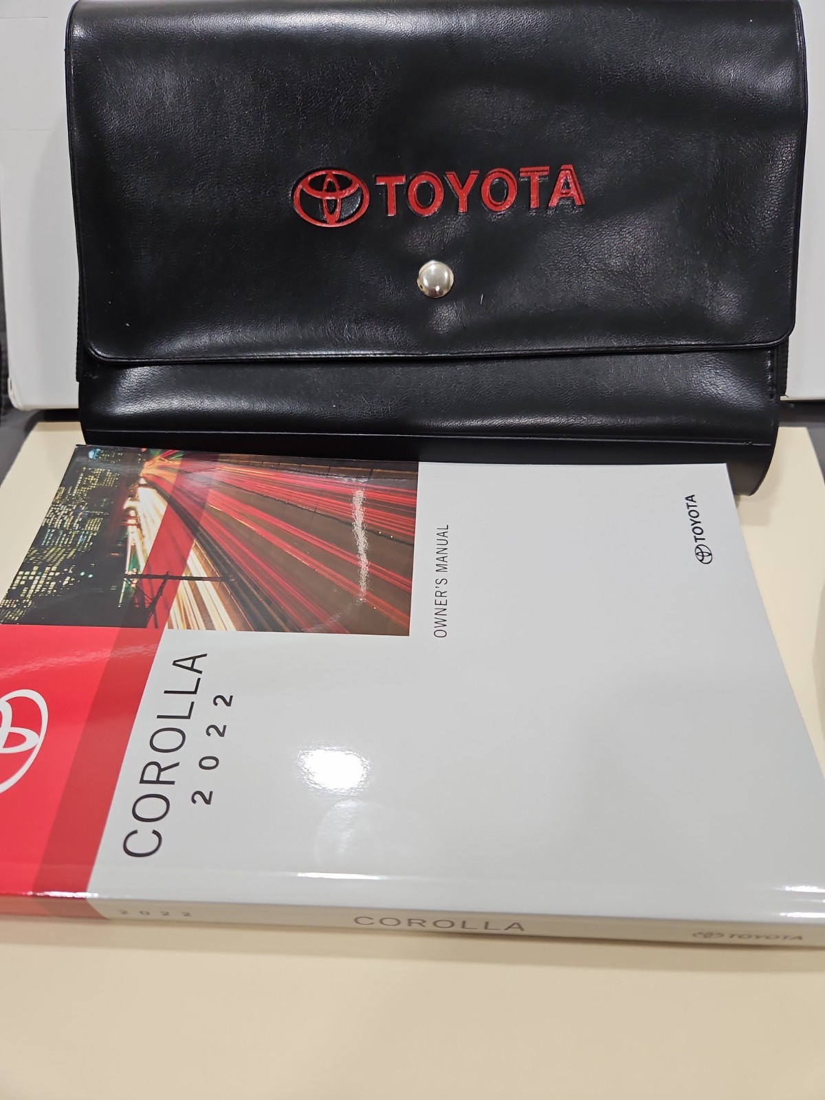 1 Brandnew Owners Manual 2022 Toyota Corolla And Case.