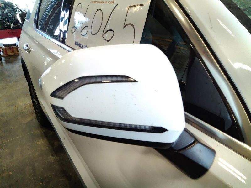 2020-2022 Hyundai Palisade Right Passenger Side View Door Mirror White OEM