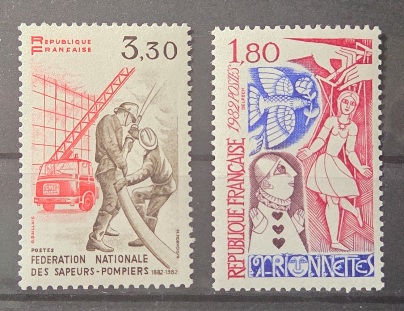 5040 - FRANCE - SCOTT# 1841 (FIREMEN), 1842 (MARIONETTES) - MNH - CAT $2.50