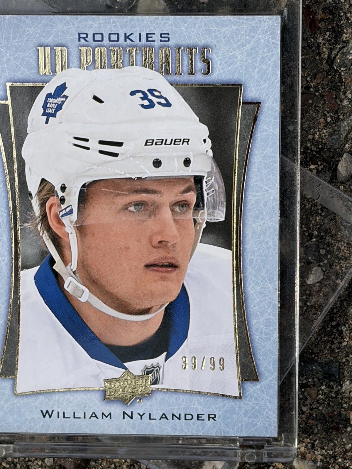 2016-17 UD Portraits William Nylander OLD JERSEY NUMBER ON CARD GOLD FOIL 39/99 2016-17 UD Portraits William Nylander OLD JERSEY NUMBER ON CARD GOLD FOIL 39/99
