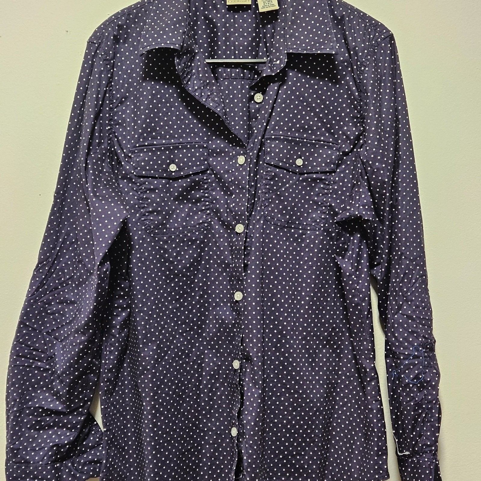 L.L. Bean Navy Blue White Polka Dot Cotton Lycra Button Up Shirt XL Regular L.L. Bean Navy Blue White Polka Dot Cotton Lycra Button Up Shirt XL Regular