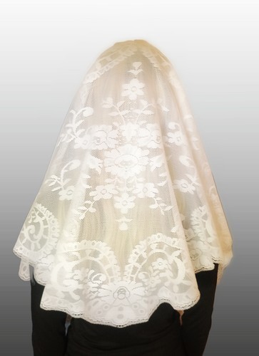 Elegant White Lace Mantilla/ Veil