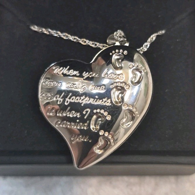 Zales 925 Sterling Silver Heart Photo Locket Pendant Necklace Engraved Signed