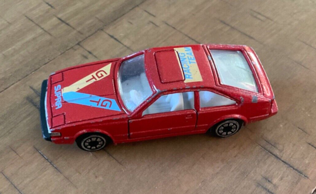 Welly 1982 TOYOTA CELICA SUPRA 2800 GT Racing Team Red 1:64 Diecast Diorama Car