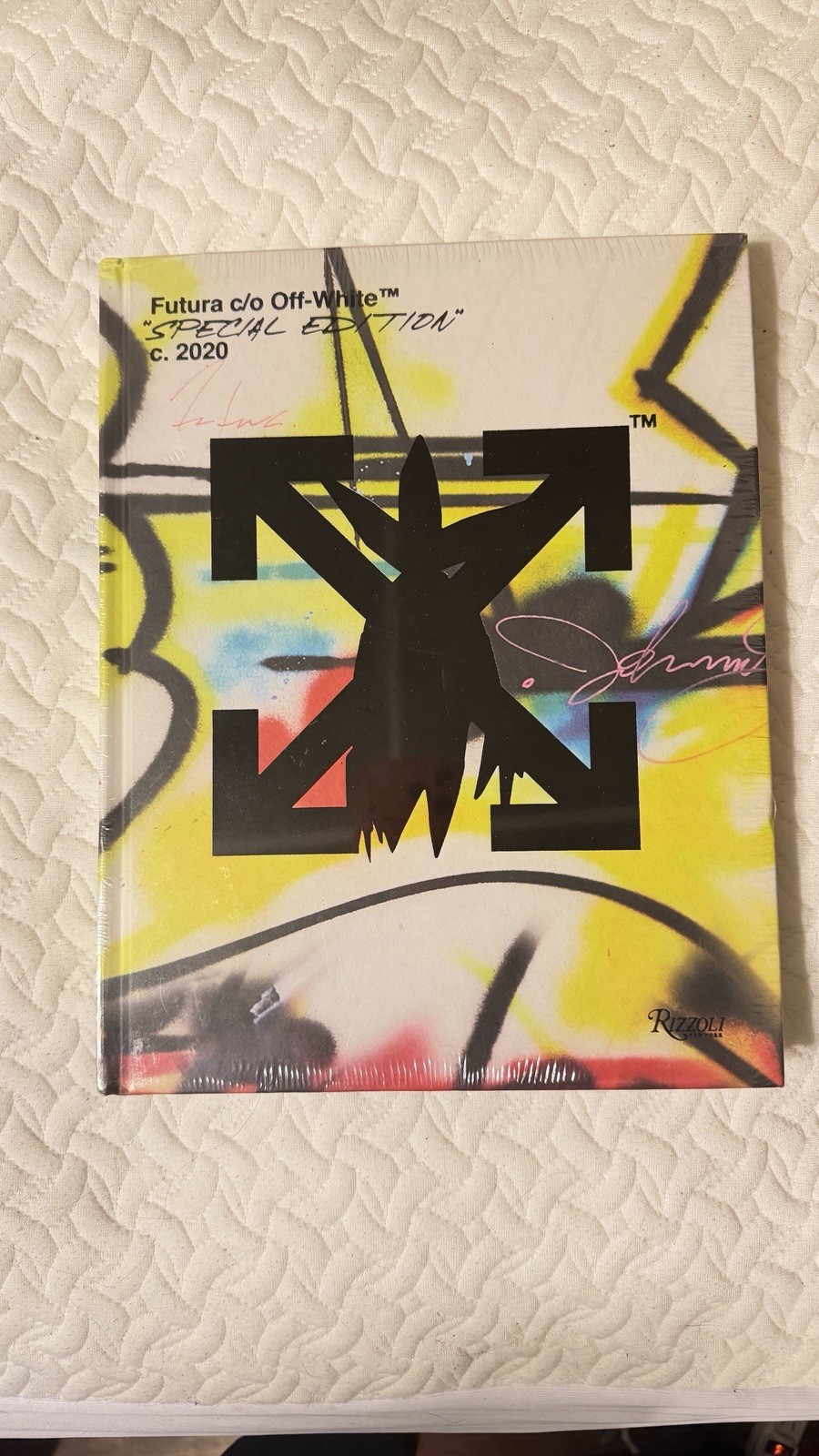 Virgil Abloh x Futura C/O Off-White Nike MCA Special Limited Edition Book NEW Virgil Abloh x Futura C/O Off-White Nike MCA Special Limited Edition Book NEW