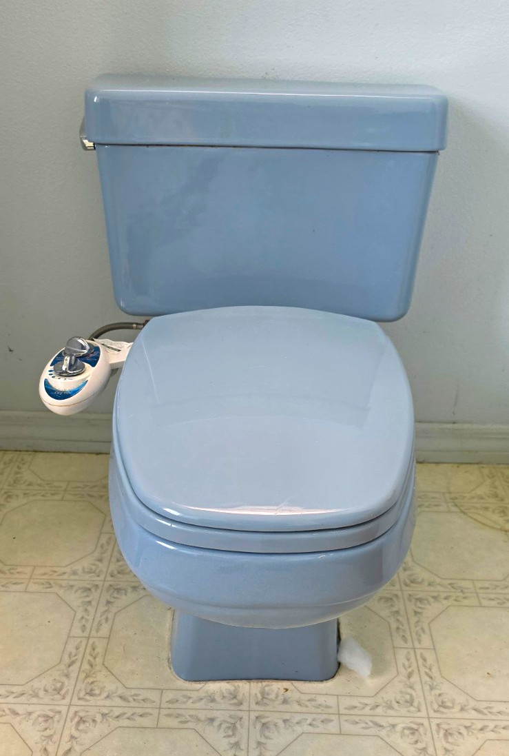 Vintage Blue 4-Piece Set. Elongated Toilet, 2 Sinks And Tub Vintage Blue 4-Piece Set. Elongated Toilet, 2 Sinks And Tub