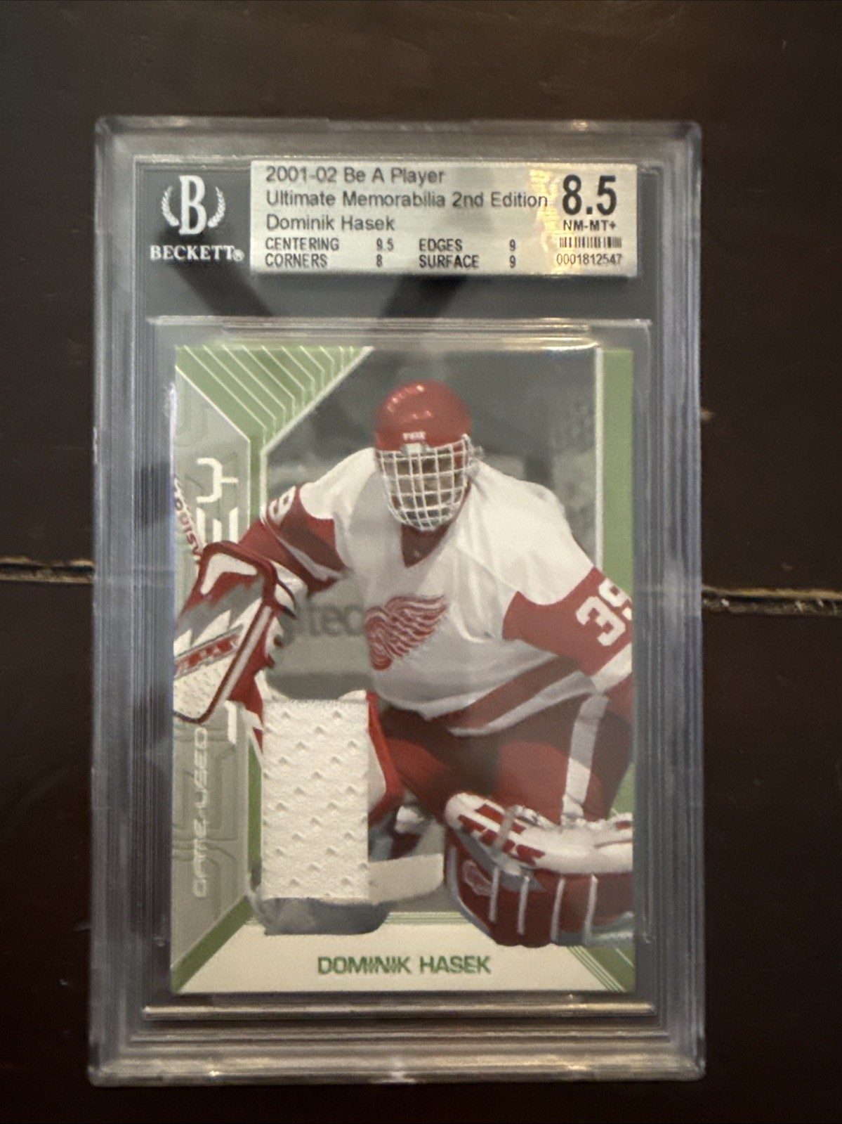 2001-02 BAP Ultimate Dominik Hasek Game Used JERSEY /50 BGS 8.5 Red Wings HOF 2001-02 BAP Ultimate Dominik Hasek Game Used JERSEY /50 BGS 8.5 Red Wings HOF