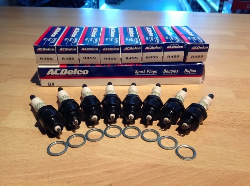 New Genuine GM ACDelco Spark Plugs R45S Set Of 8 New Genuine GM ACDelco Spark Plugs R45S Set Of 8