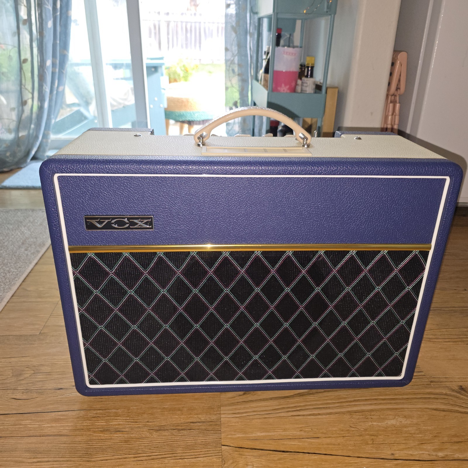 Vox AC10C1 - TTBC  - AC10 Custom Blue /Cream Guitar Amplifier.