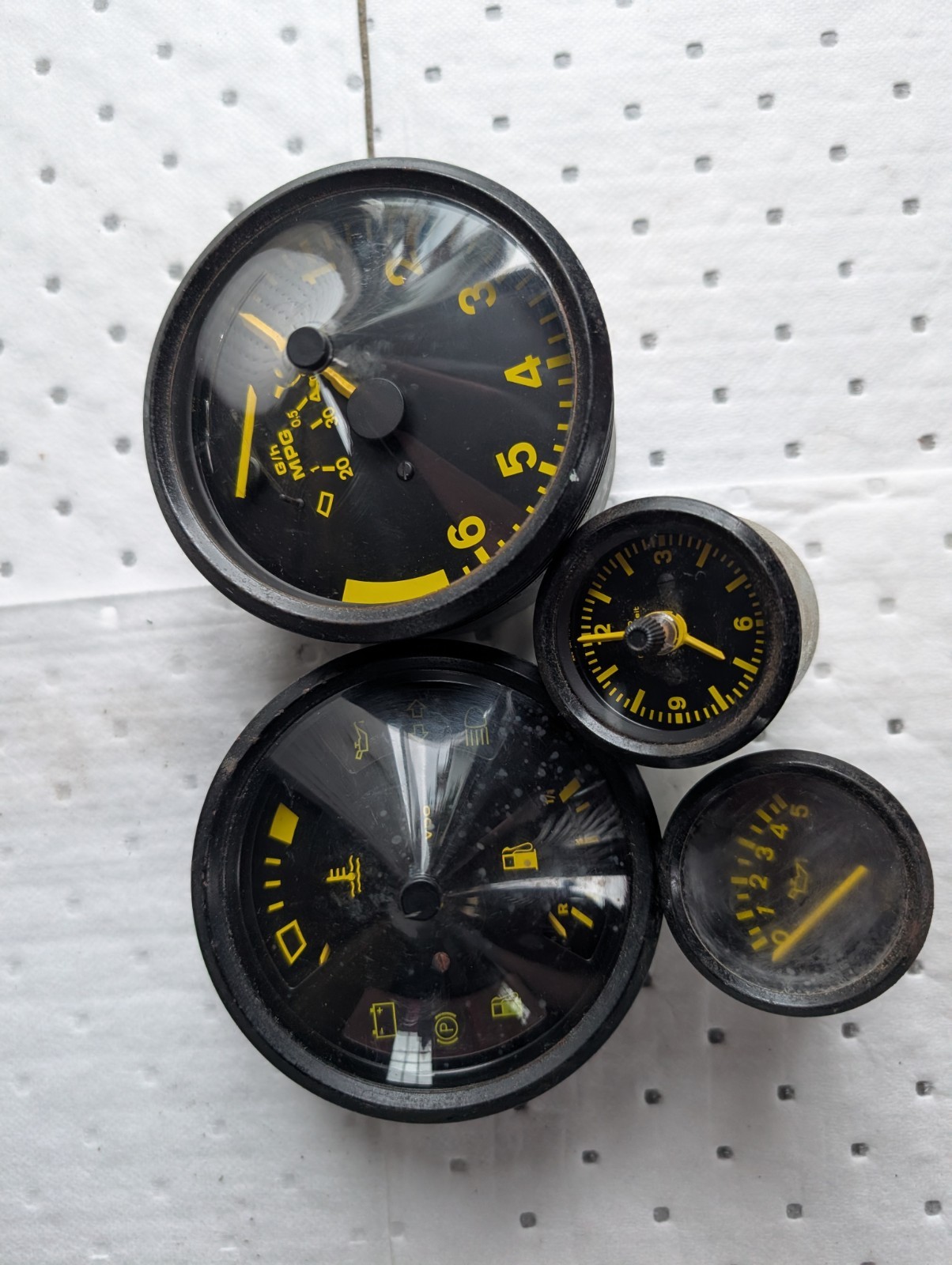 Porsche 944 Early Yellow Gauge VDO Tachometer Oil Pressure Clock Cluster Lot