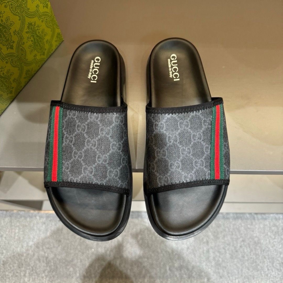 Size 8 Authentic Gucci Slides Sandals Size 8 Authentic Gucci Slides Sandals