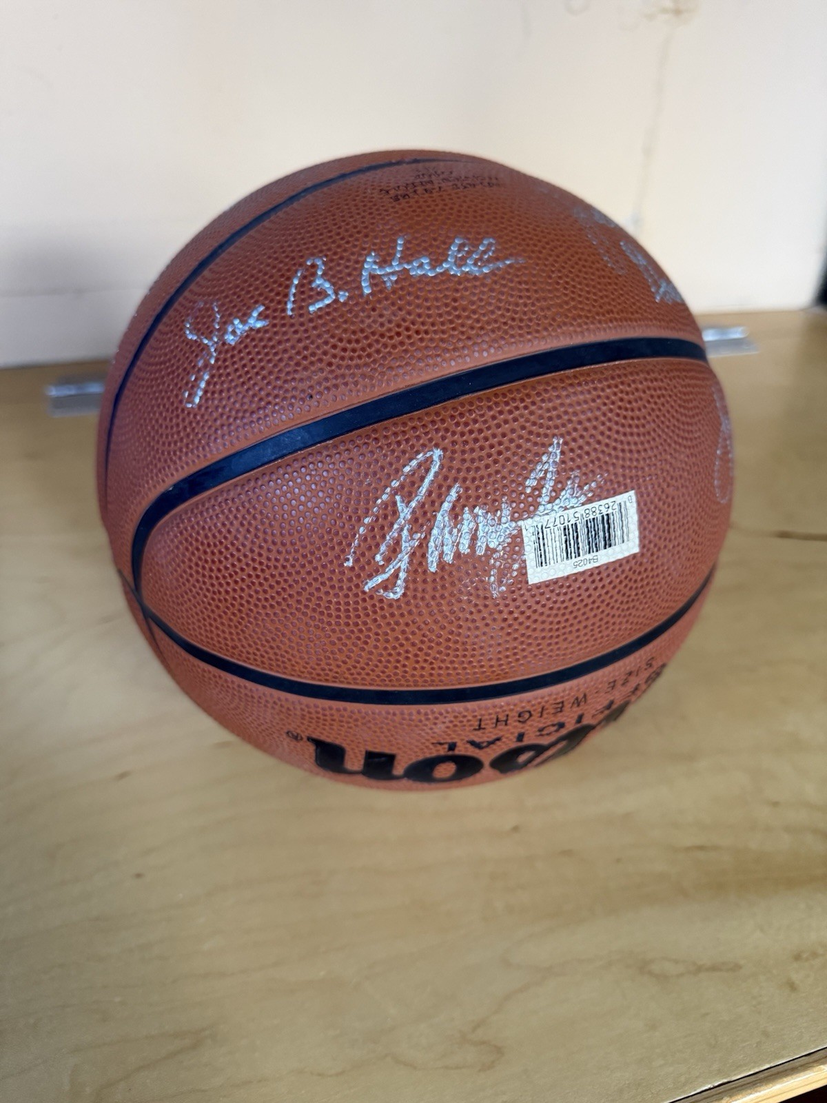 1978 University Of Kentucky Championship Team Signed Auto Basketball Joe B. Hall 1978 University Of Kentucky Championship Team Signed Auto Basketball Joe B. Hall