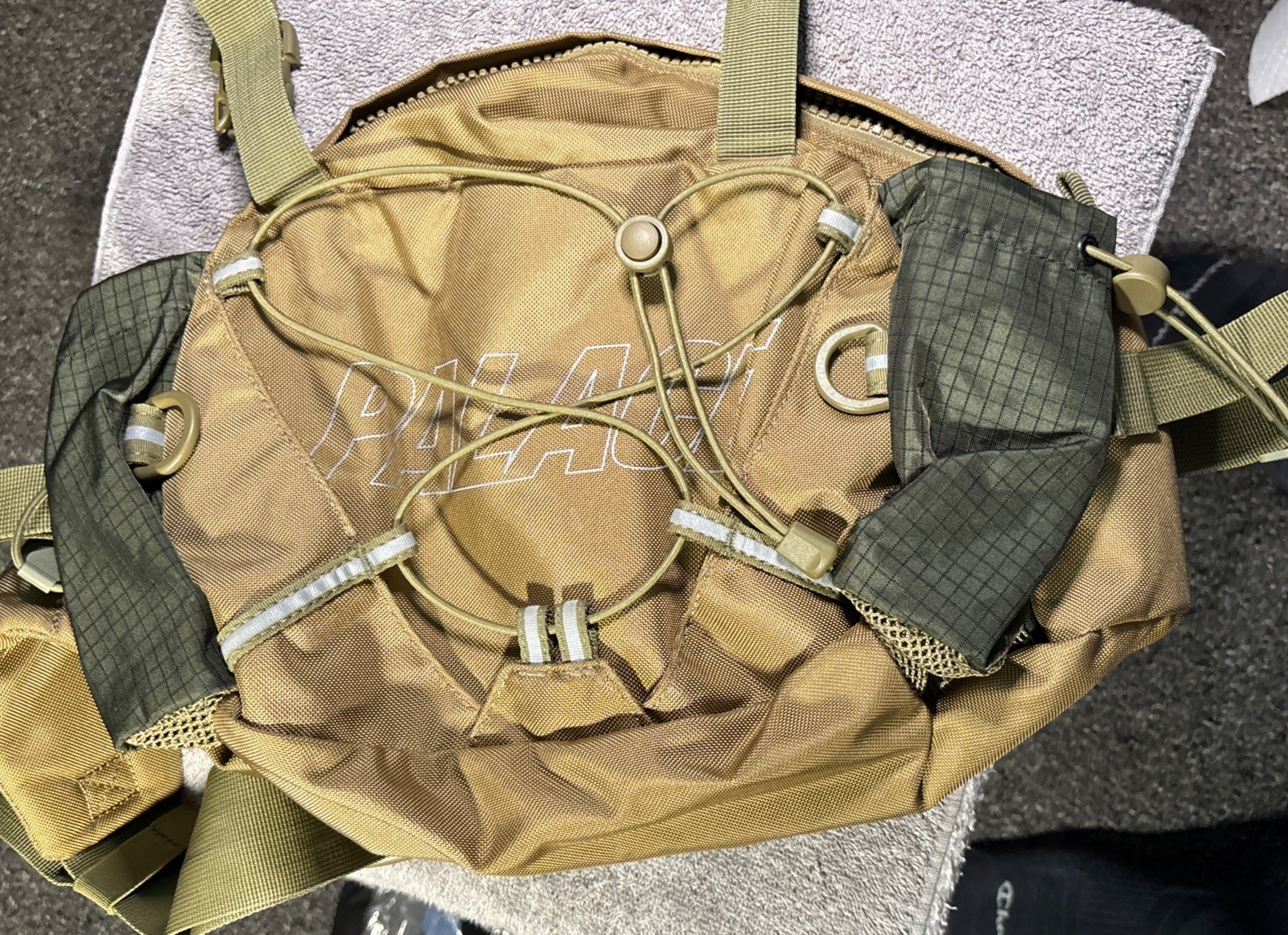 Palace Ballistic Lumbar Pack- Heavy Duty Waist Pack- FW20 Gold- Cordura Fabric Palace Ballistic Lumbar Pack- Heavy Duty Waist Pack- FW20 Gold- Cordura Fabric