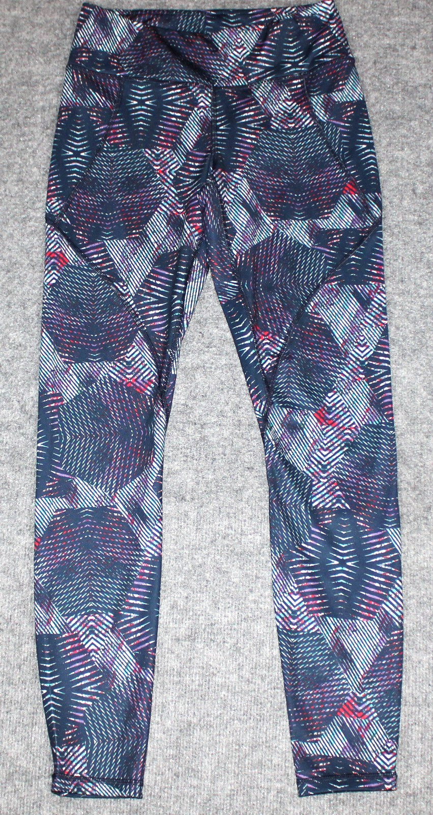 PATAGONIA WOMEN\'S CENTERED TIGHT 21961 Yoga Running Climbing Smolder sz S Tights