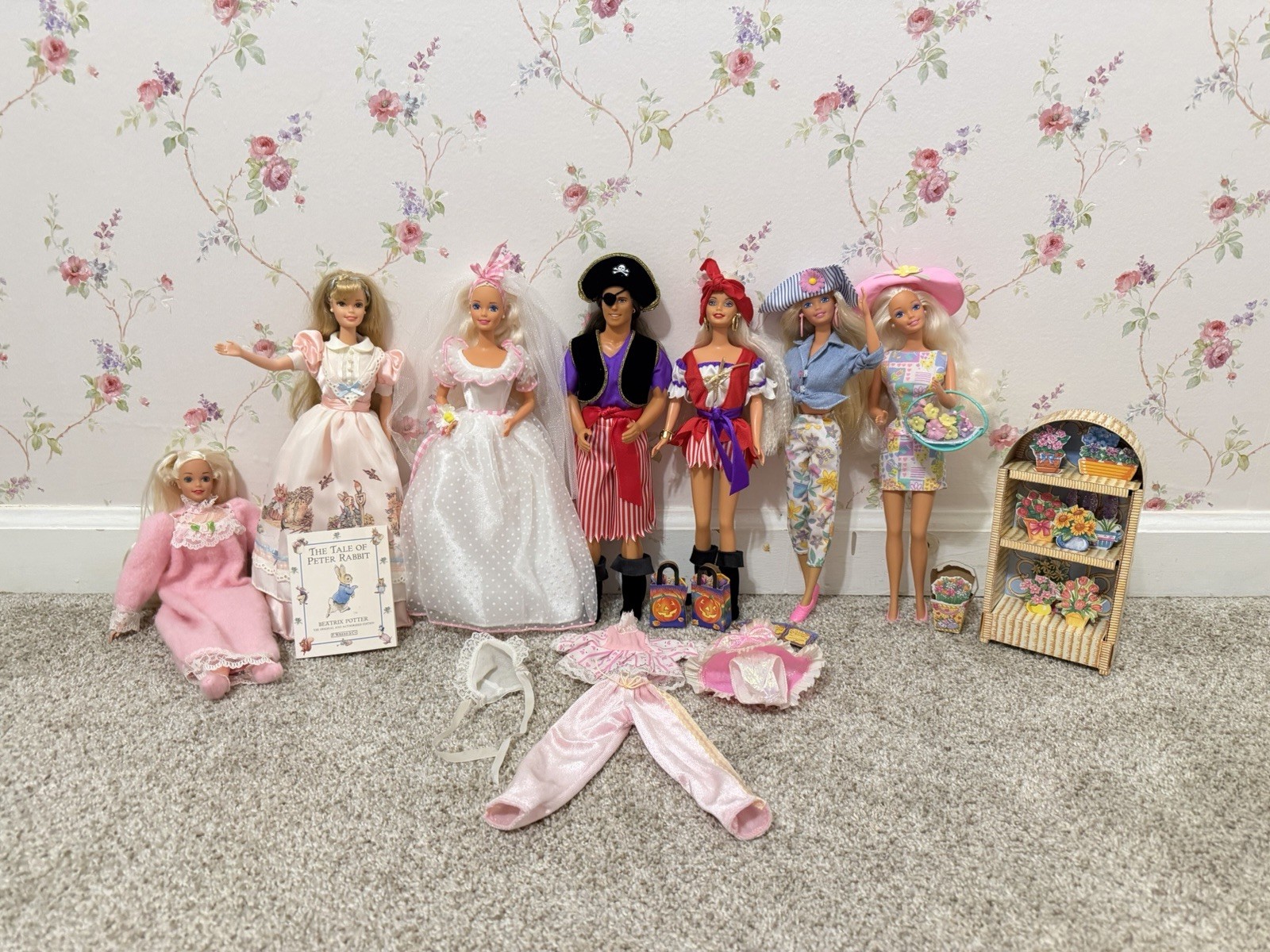 Beautiful lot of vintage Barbies Beautiful lot of vintage Barbies