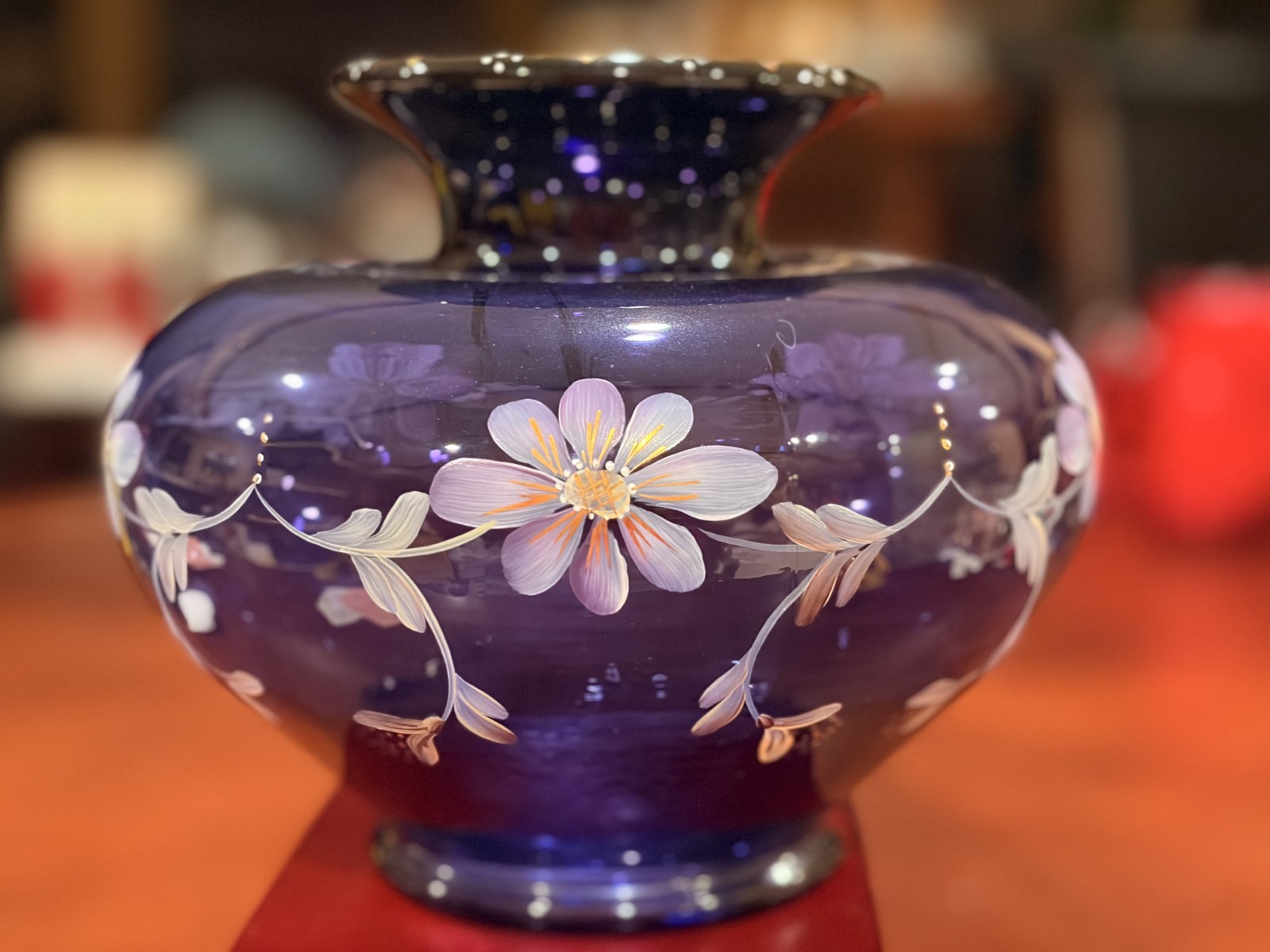 Fenton 1998 Royal Purple Collection Colonial Scroll Squat Vase Ltd Ed #200/2950 Fenton 1998 Royal Purple Collection Colonial Scroll Squat Vase Ltd Ed #200/2950