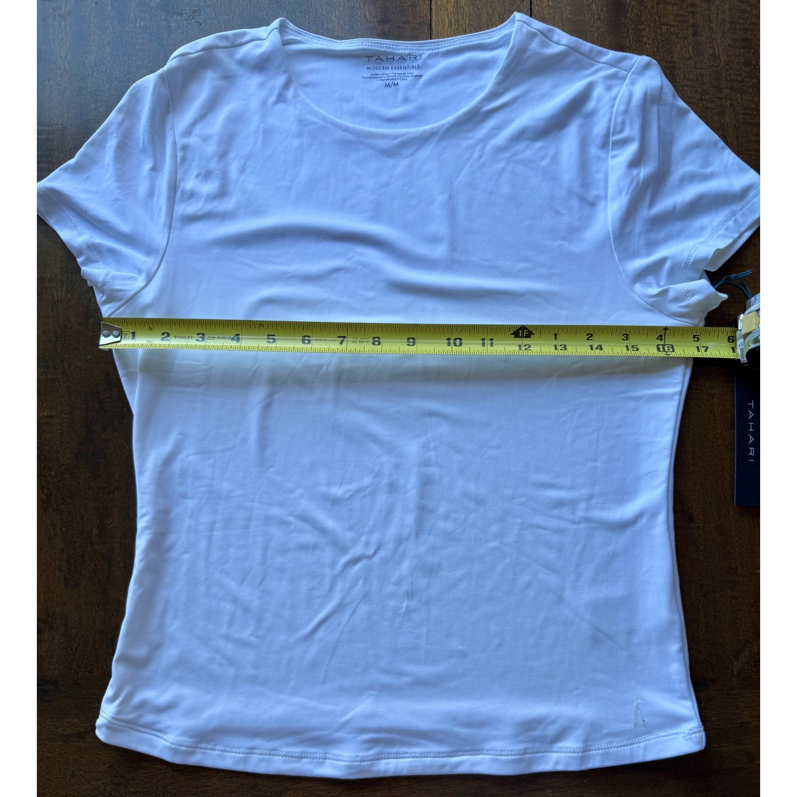 Tahari Modern Essentials White Crew Neck Short Sleeve Stretch Top M NEW