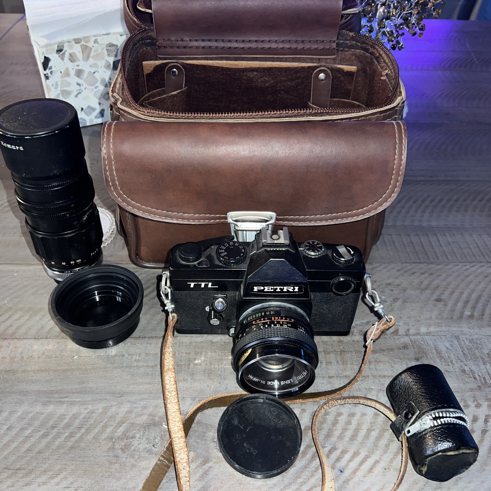 Vintage Petri TTL 35mm SLR Film Camera Body/ Untested Case Extra lens Focus Vintage Petri TTL 35mm SLR Film Camera Body/ Untested Case Extra lens Focus