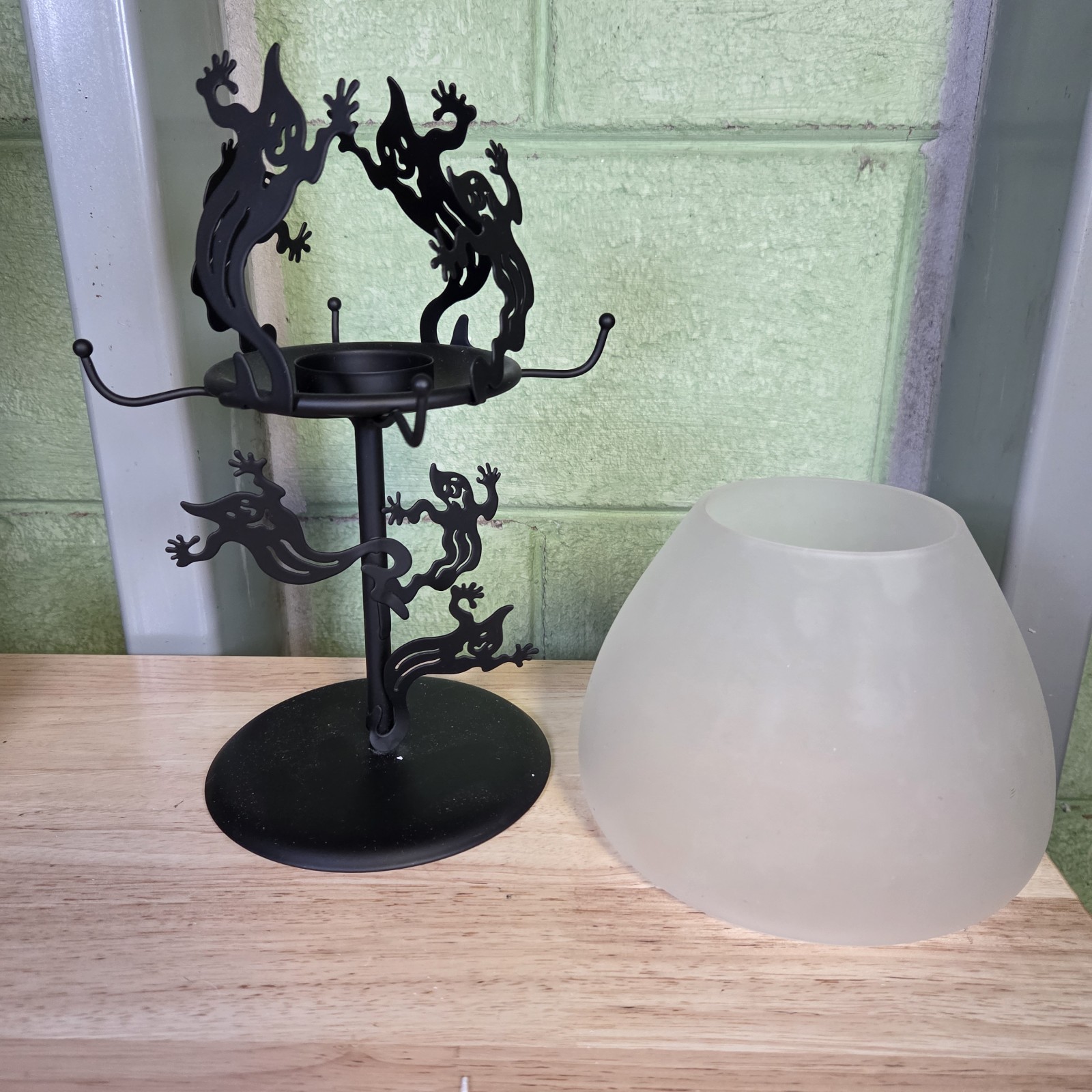 PartyLite Shadowdancers Ghost Tea Light Lamp P7797 Halloween Candle Holder Glass PartyLite Shadowdancers Ghost Tea Light Lamp P7797 Halloween Candle Holder Glass