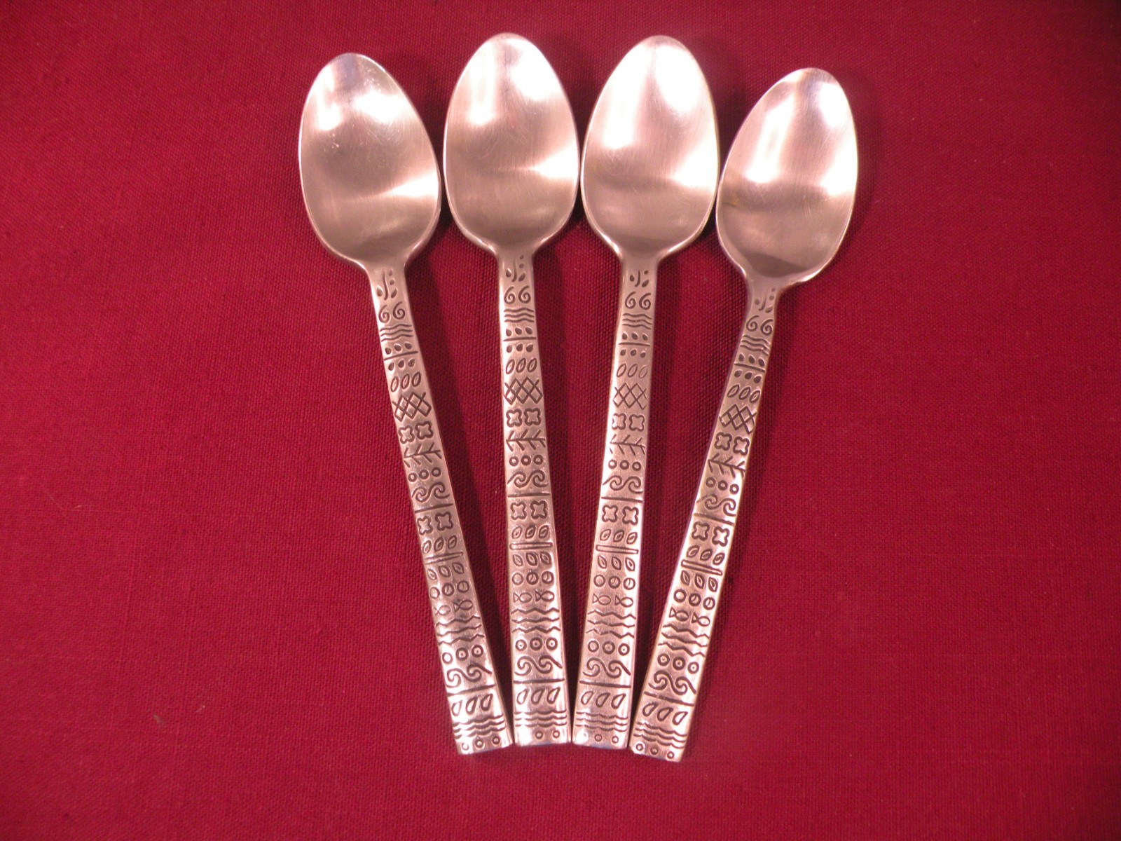 Set Of 4 Teaspoons Cambridge Sevilla Aztec Stainless Geometric Flatware 6 1/2\ Set Of 4 Teaspoons Cambridge Sevilla Aztec Stainless Geometric Flatware 6 1/2\