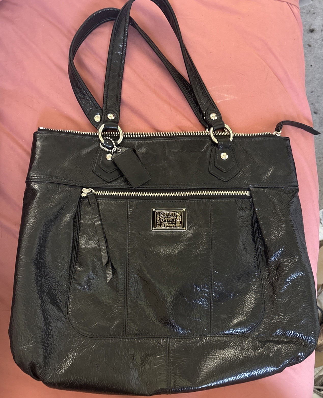 Coach Black Patent Leather Poppy Daisy Liquid Gloss Shoulder Tote Bag Coach Black Patent Leather Poppy Daisy Liquid Gloss Shoulder Tote Bag