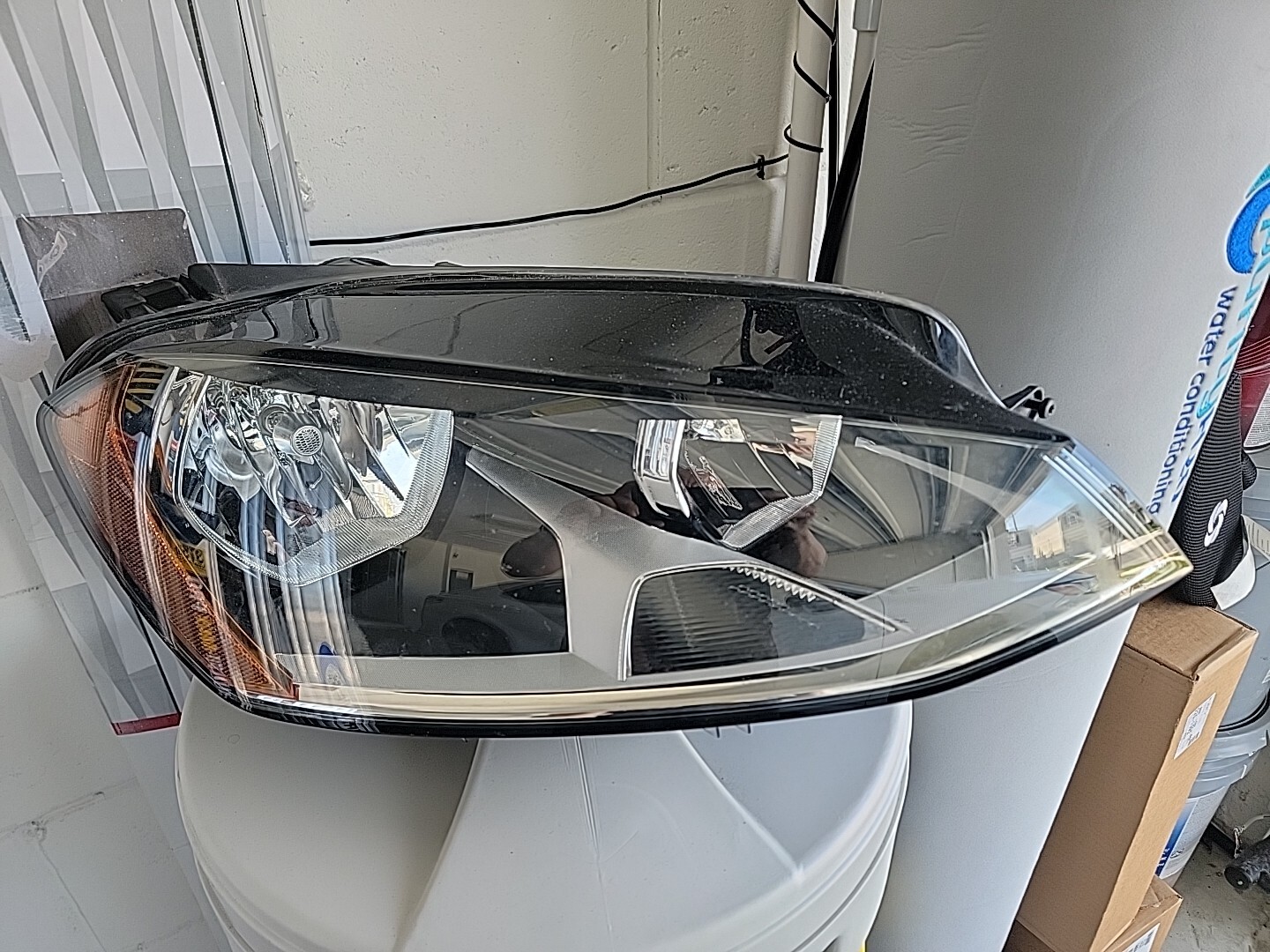 2014-2016 Volkswagen GTI Headlights Driver Left Passenger Right Side Halogen 2014-2016 Volkswagen GTI Headlights Driver Left Passenger Right Side Halogen