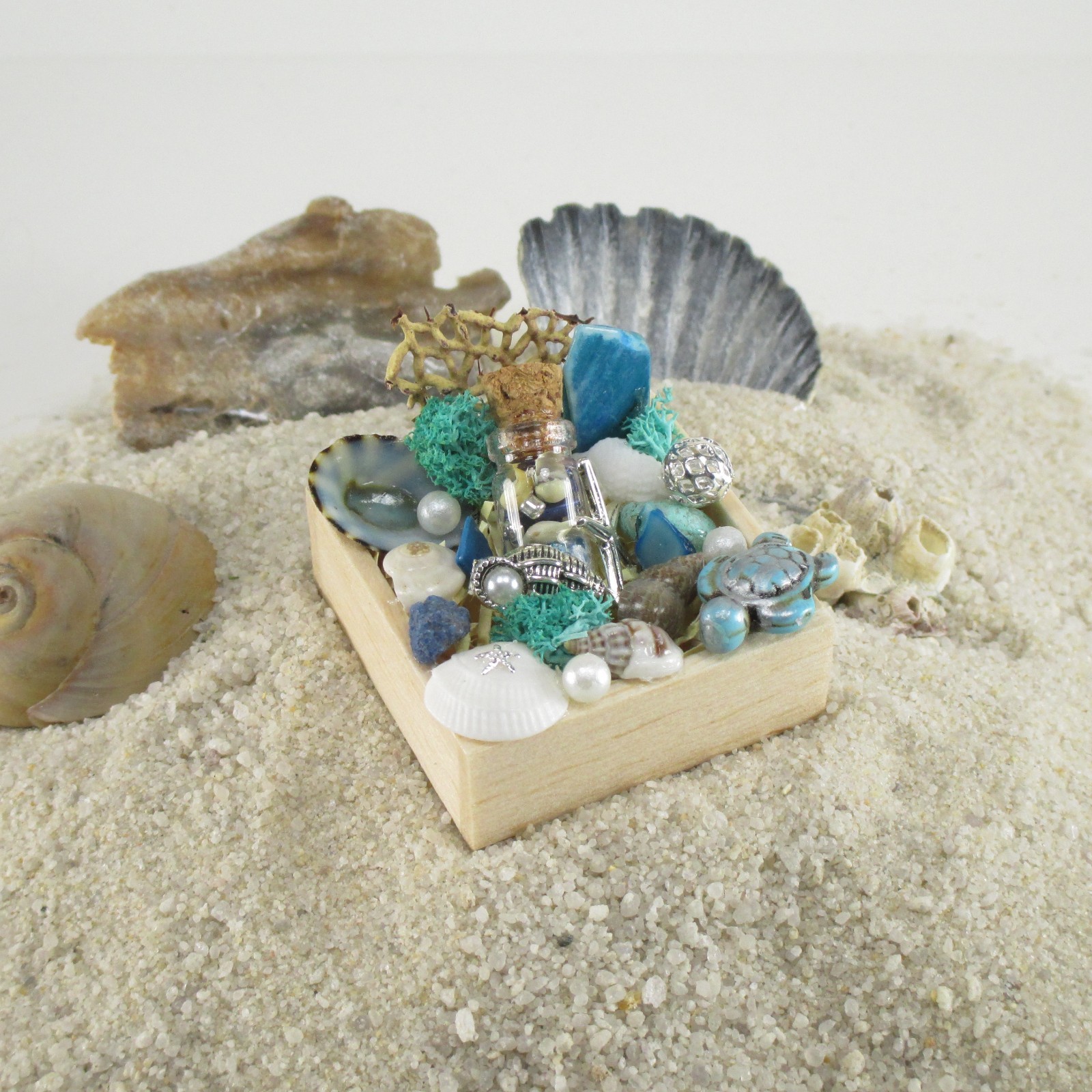 WMH Dollhouse Miniature Beach/Seaside Collection in Wooden Box- Blue WMH Dollhouse Miniature Beach/Seaside Collection in Wooden Box- Blue