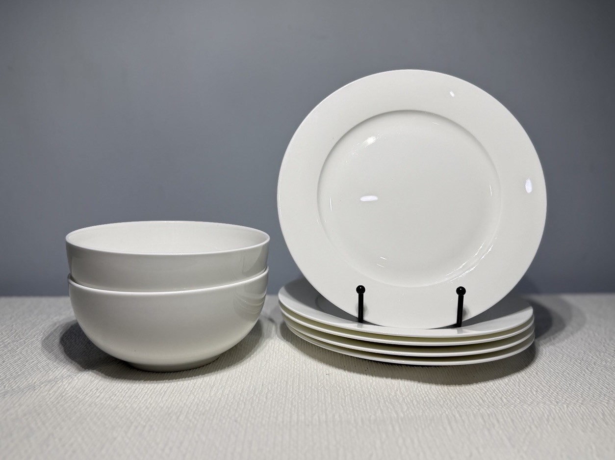 Set of 5 Mikasa Lausanne Bone China Salad Plates 8.5” White Modern Stunning