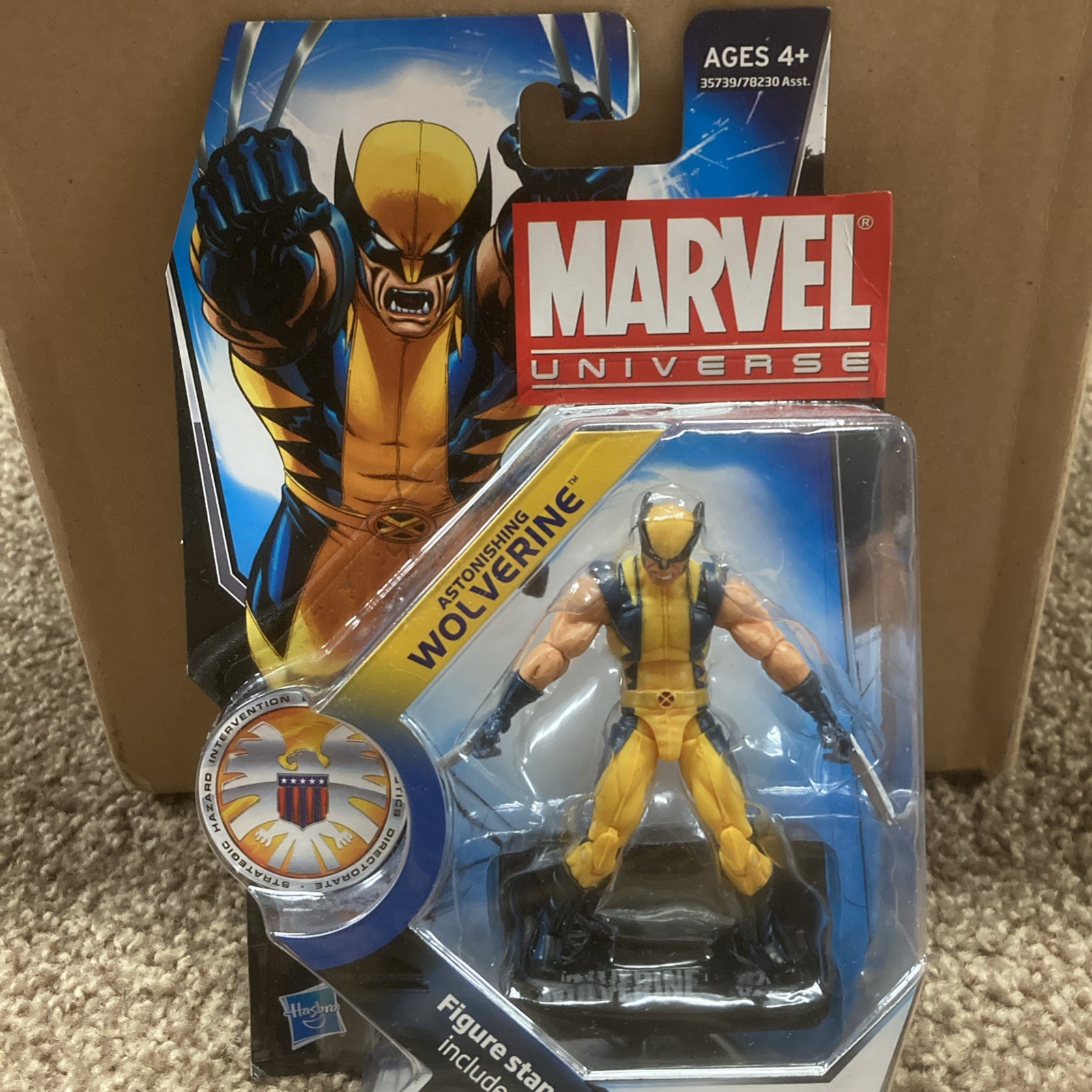 2011 HASBRO MARVEL UNIVERSE Astonishing WOLVERINE 3.75 2011 HASBRO MARVEL UNIVERSE Astonishing WOLVERINE 3.75