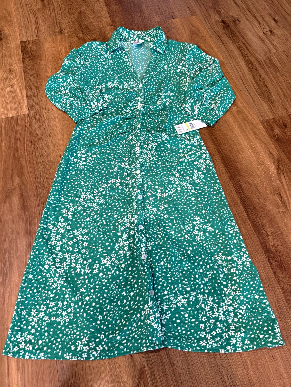 DKNY Women\'s Green/White Floral Collared Button-Front Midi Shirt Dress 4 DKNY Women\'s Green/White Floral Collared Button-Front Midi Shirt Dress 4