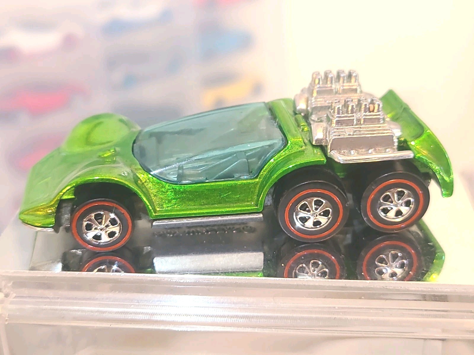 Vintage Hot Wheels 1970 Green Six Shooter Redline.  Gray Interior. Hong Kong