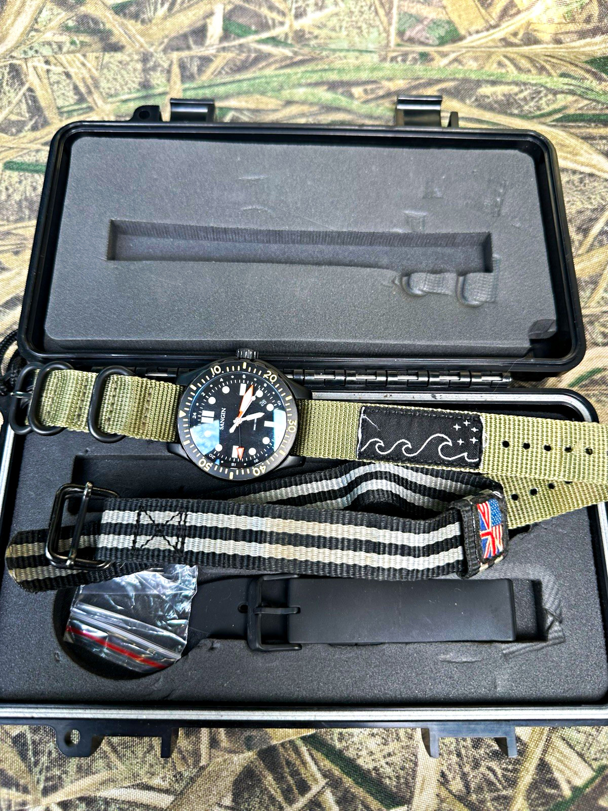Sangin Instruments Midnight Professional V1 Black w/ NATO Straps & Hard Case Sangin Instruments Midnight Professional V1 Black w/ NATO Straps & Hard Case