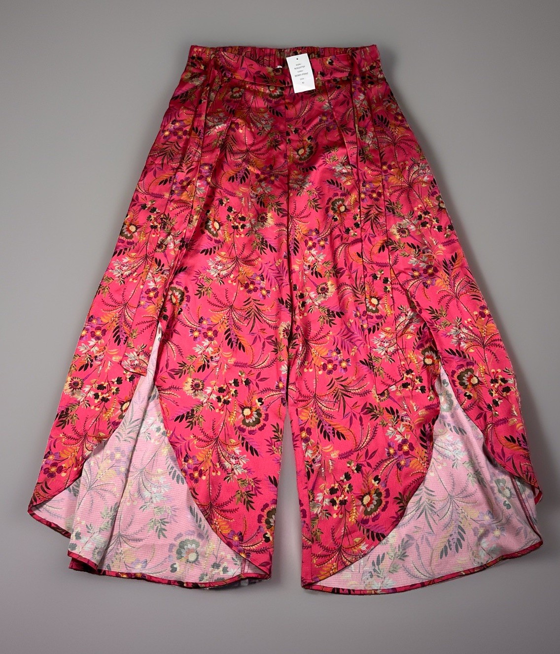 NWT-Neiman Marcus Women\'s Wide Leg Berry Floral Print Pants Size M Waist Tie
