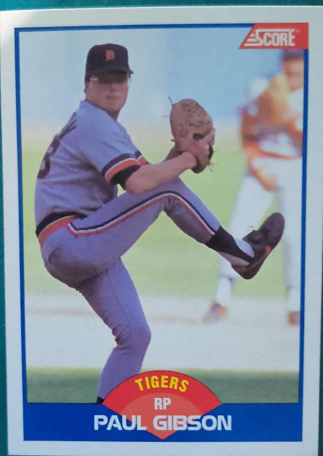 1989 Score - Paul Gibson #595 Hand on Crotch in Background