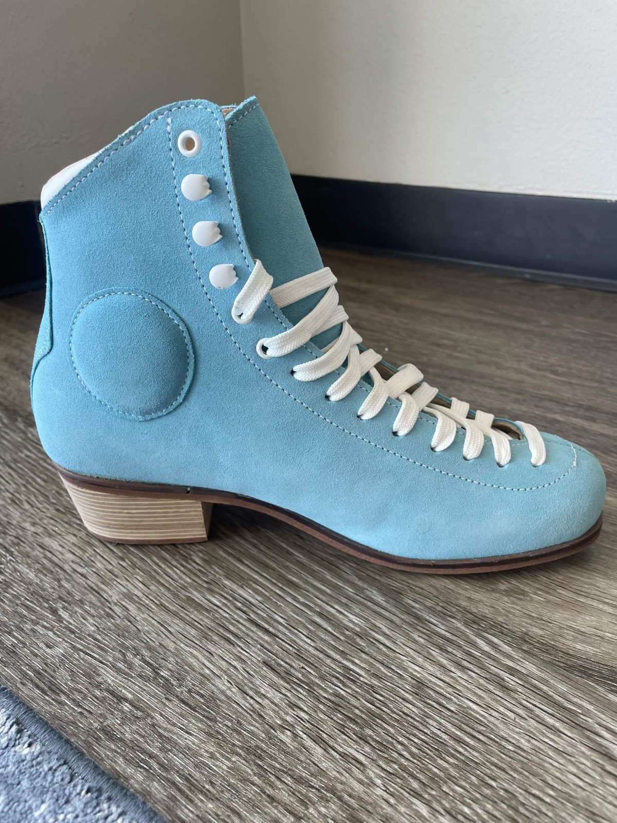 New WIFA Street Suede Skate Boot in Sky, EU 41, 42 (big retail discount)