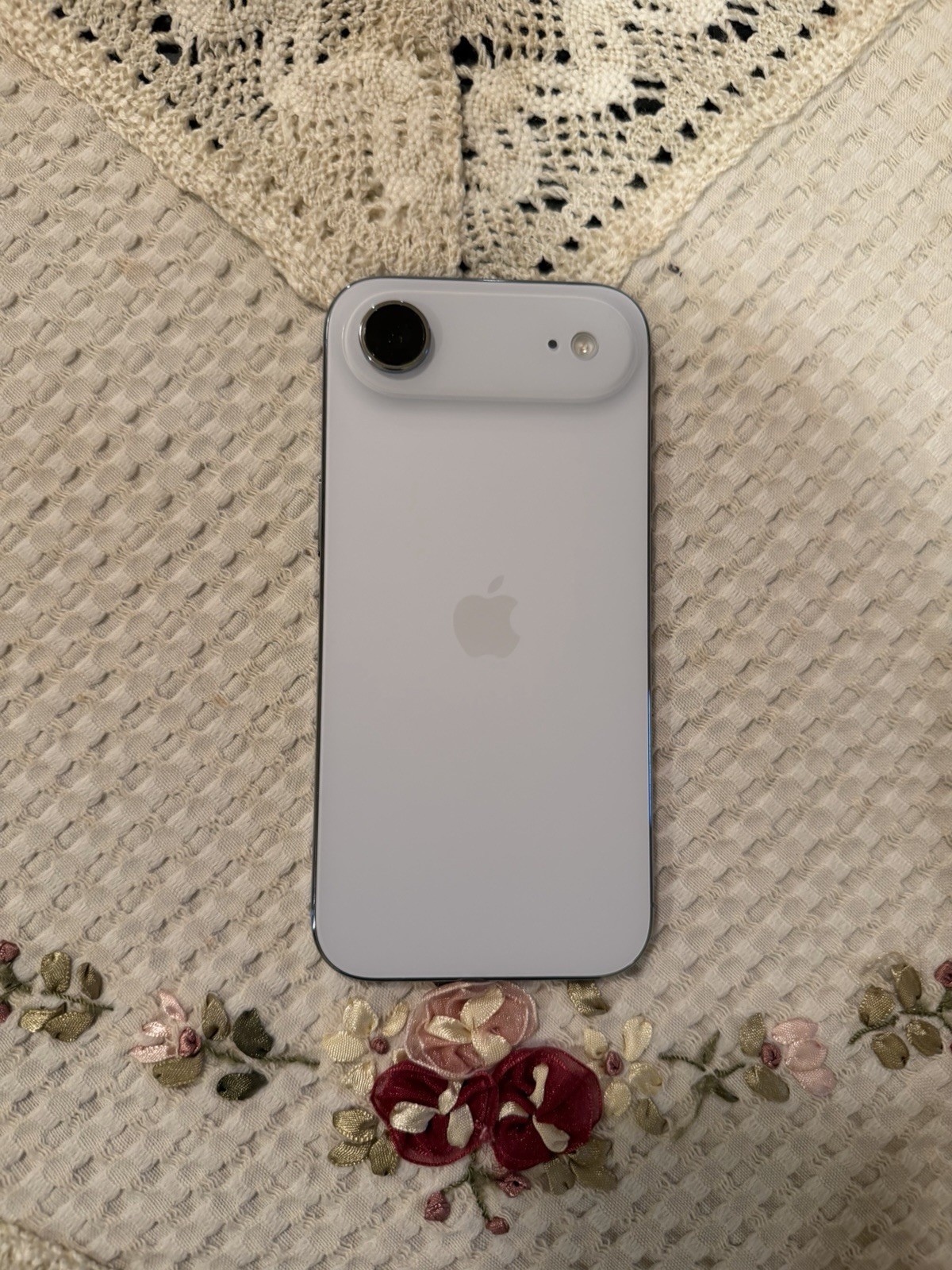 **PARTS ONLY****READ** Apple iPhone Air White **PARTS ONLY****READ** Apple iPhone Air White