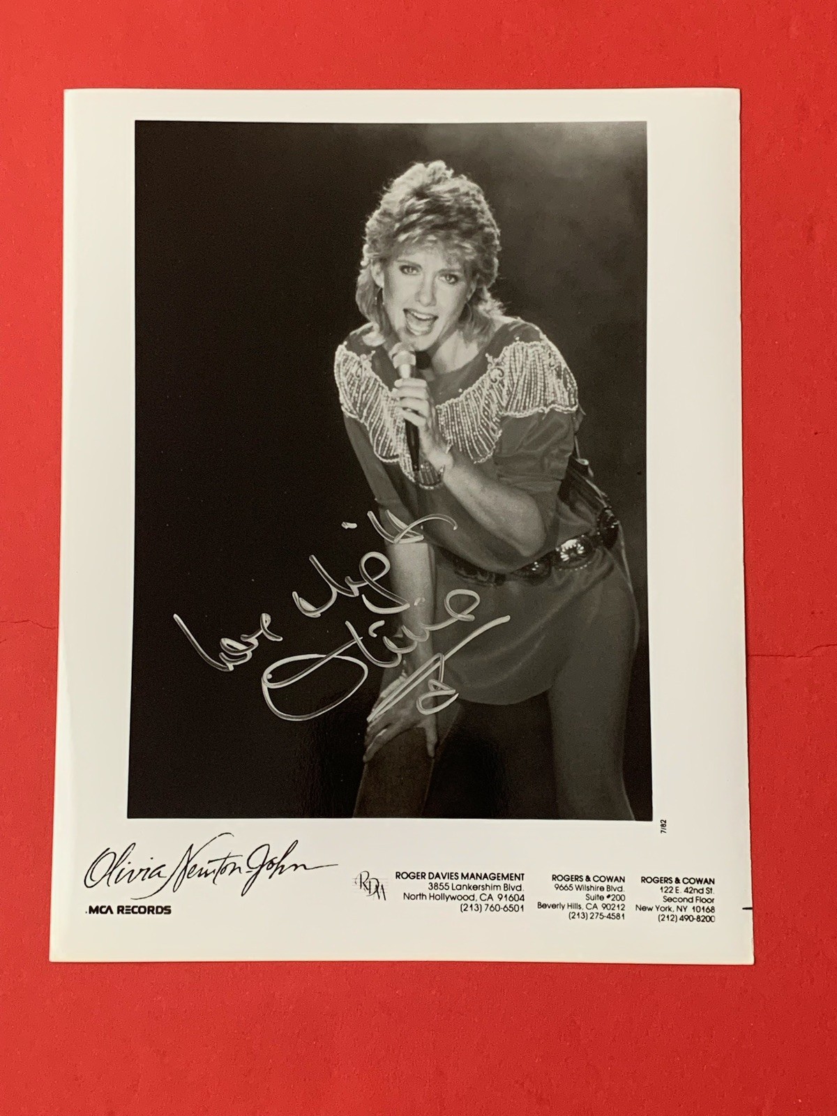 Olivia Newton-John Hand Signed Vintage Physical 1980's 8 x 10 Publicity Photo