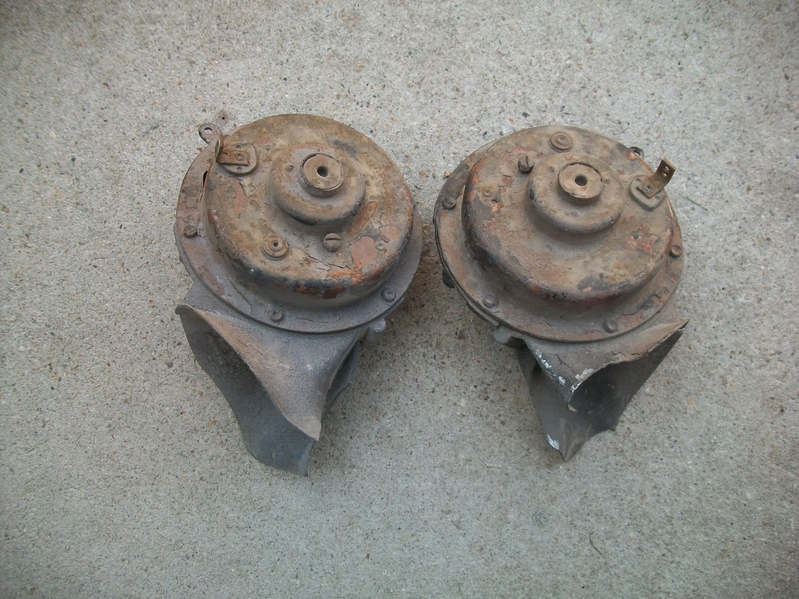 1957 1958 1959 1960 Corvette Super Rare Working Horns # 339 And 340