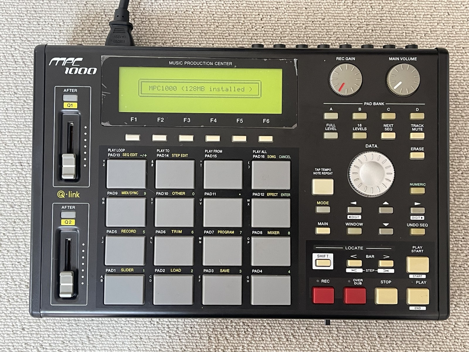 AKAI Professional MPC1000 Music Production Center w/ 128MB CF Card Tested