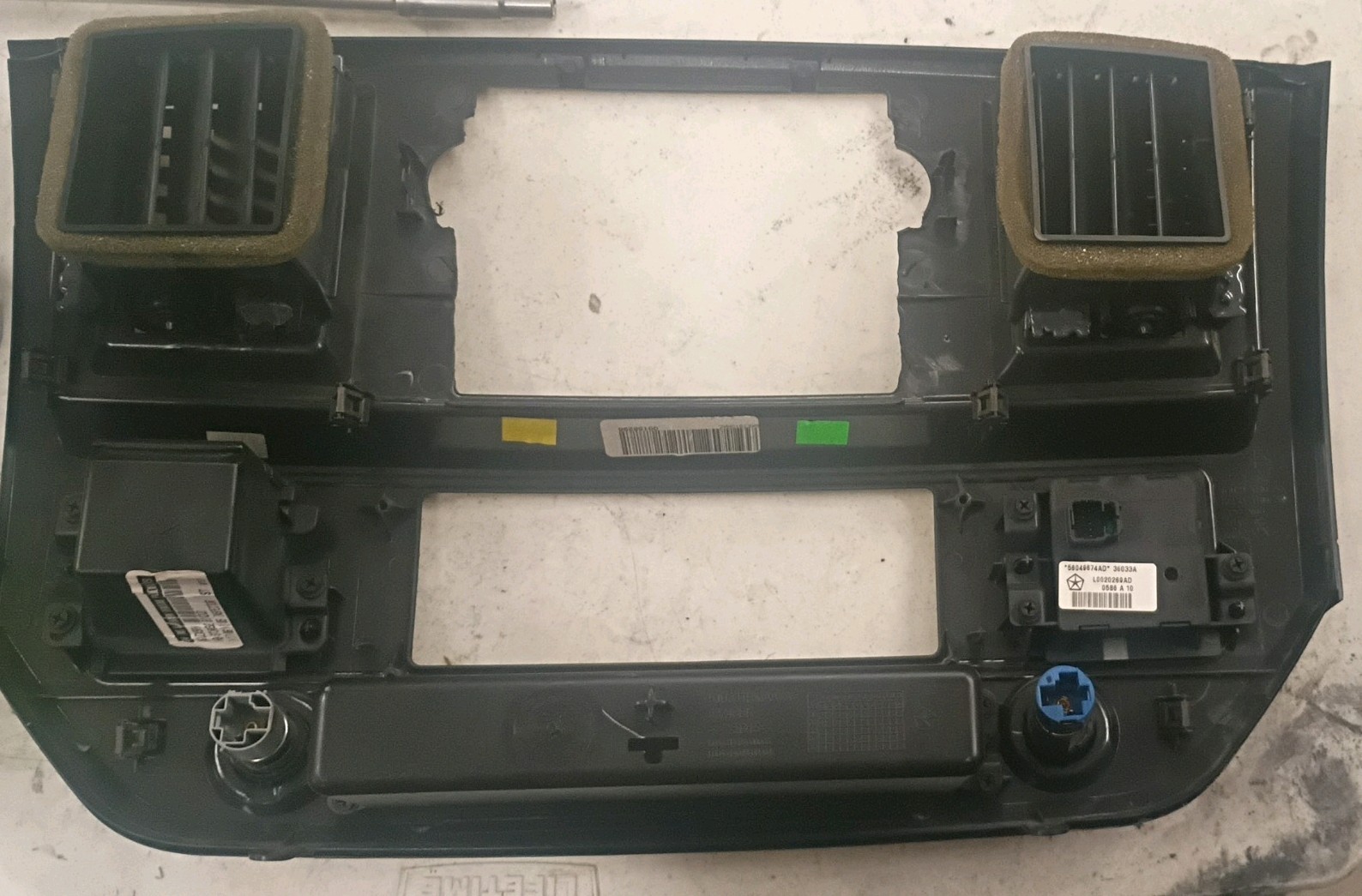 Oem Nice 2006 - 2009 DODGE RAM WOODGRAIN CENTER DASH BEZEL SURROUND LARAMIE