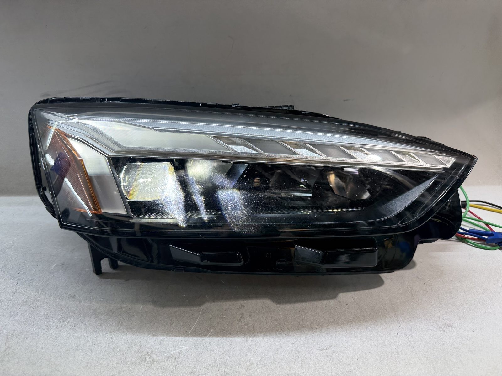 2020 2024 AUDI A5 S5 HEADLIGHT ASSEMBLY OEM RIGHT SIDE MATRIX LED 8W6.941.040.B
