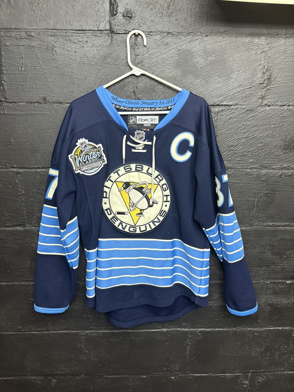 Reebok Sidney Crosby Pittsburgh Penguins 2011 Winter Classic Jersey Size 48 Navy