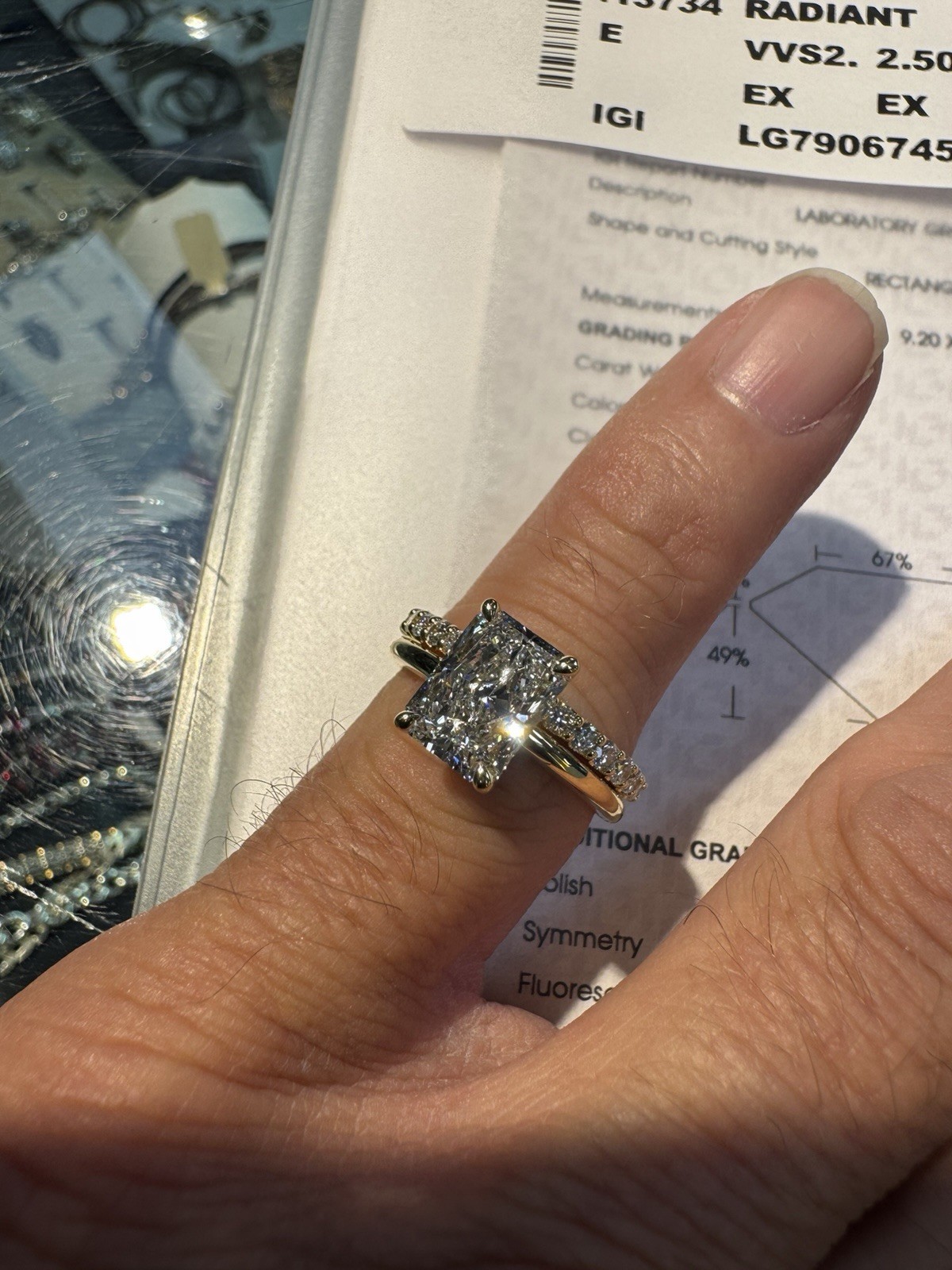 IGI 2.50ct Lab-Grown Radiant Diamond Ring E VVS2 Ex 18K YG 7.5