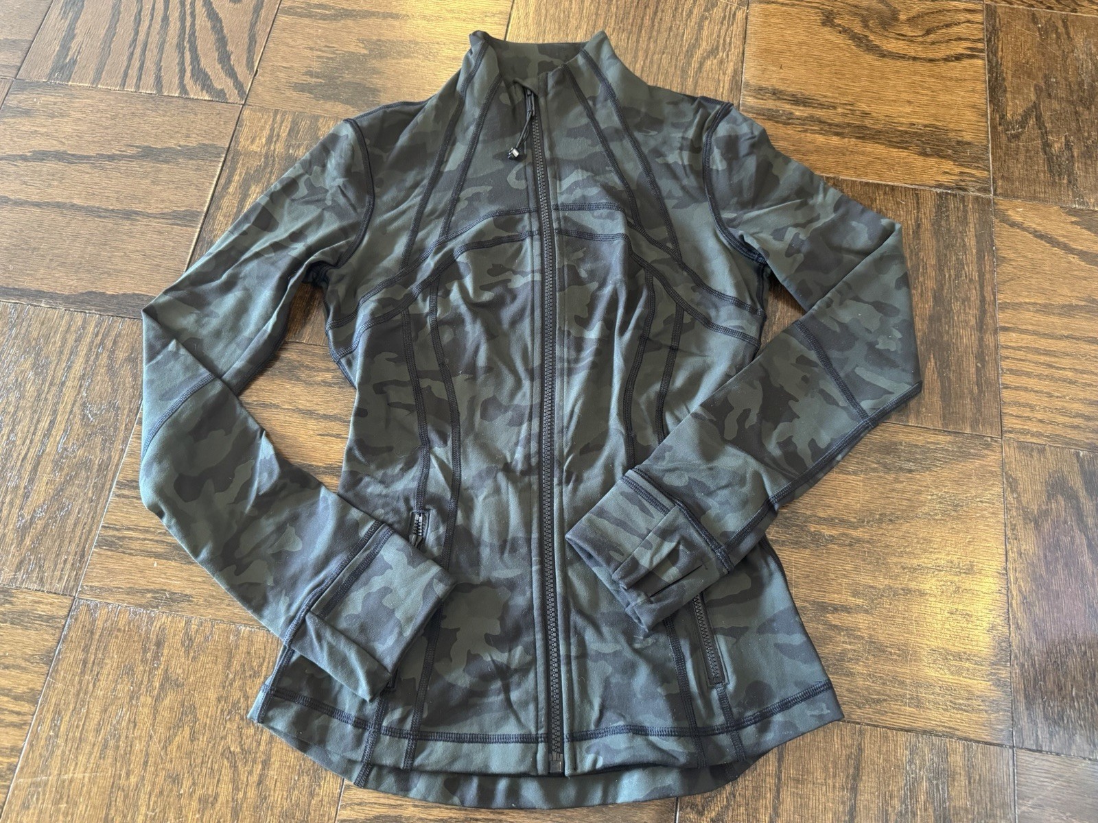 Lululemon Women’s Define Jacket Incognito Camo Multi Green Zip Up Size 4 Lululemon Women’s Define Jacket Incognito Camo Multi Green Zip Up Size 4
