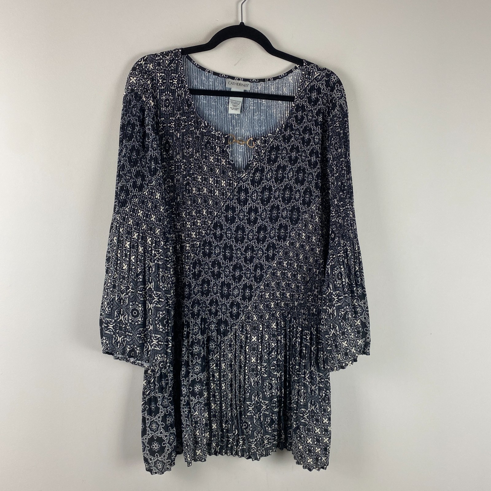 Catherines Pleated Tunic Shirt Size 4X Chain Detail 3/4 Bell Sleeve Black White