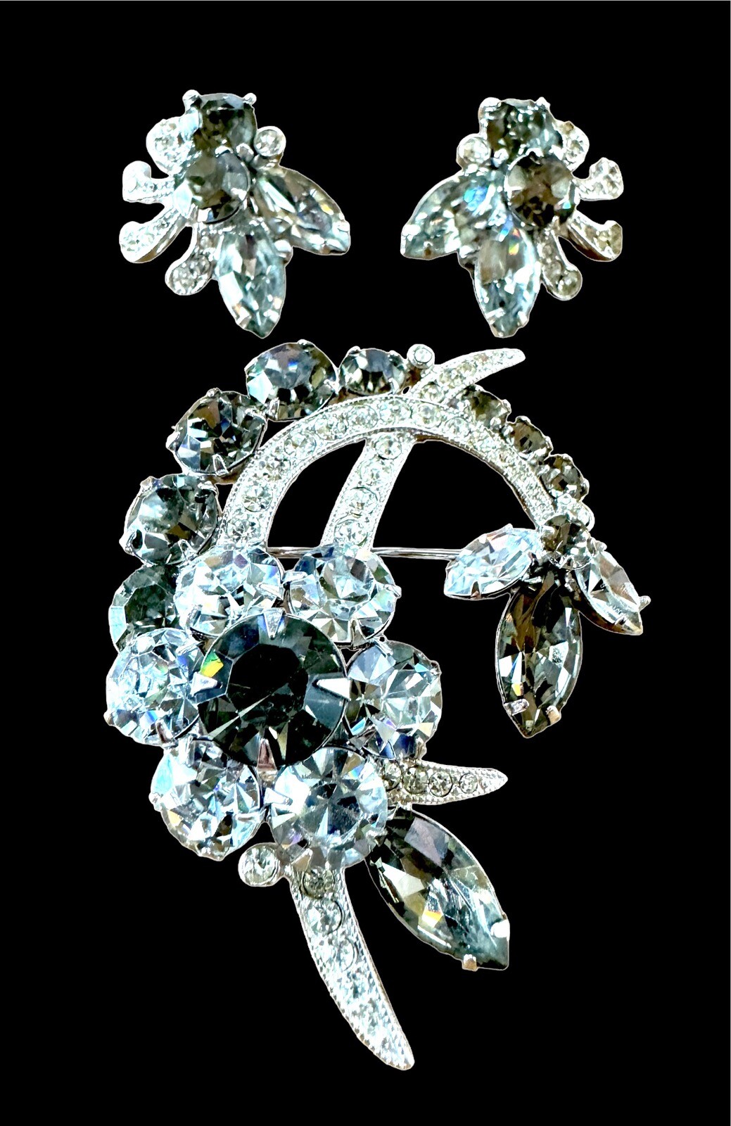ELEGANT EISENBERG ICE RHODIUM BLACK DIAMOND RHINESTONE BOOCH EARRINGS SET