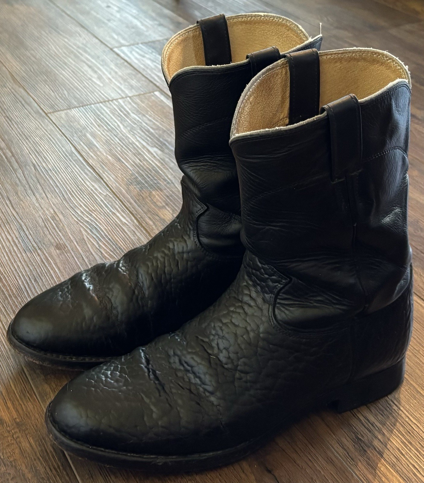 Justin Pebble Grain Bullhide Leather 10\