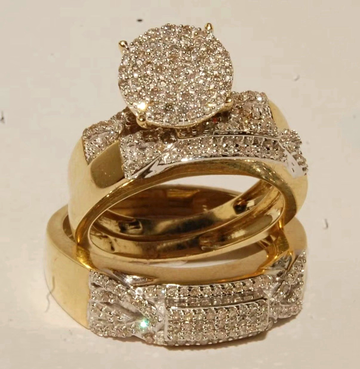 14k Yellow Gold Round White Diamond Pavé Engagement/Wedding Ring Set Size 7
